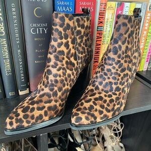 Marc Fischer Booties size 6 never worn